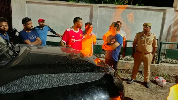 cricketer praveen kumar car accident