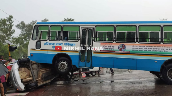 polo car crashed with bus