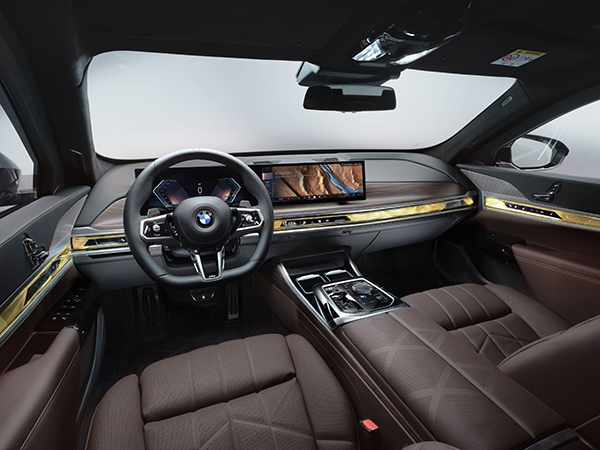 bmw i7 protection unveiled