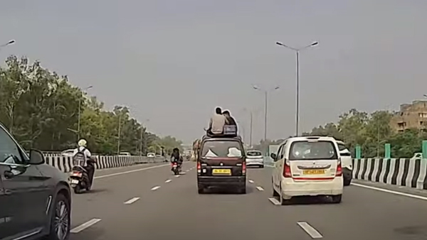 youngsters travelled on van roof
