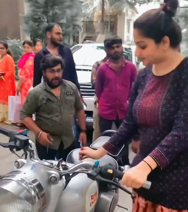 actress autographed on fans royalenfield