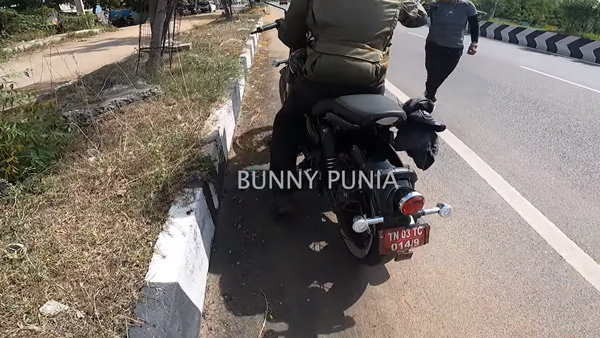 royal enfield bobber 350 spied