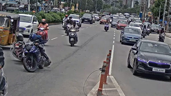 Yamaha R15-Scooter Accident