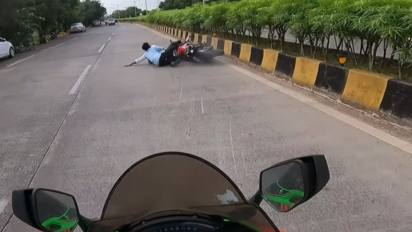 bajaj pulsar Bike youths fell