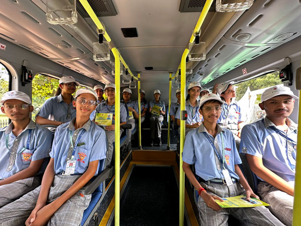 hydrogen fuel cell bus introduced