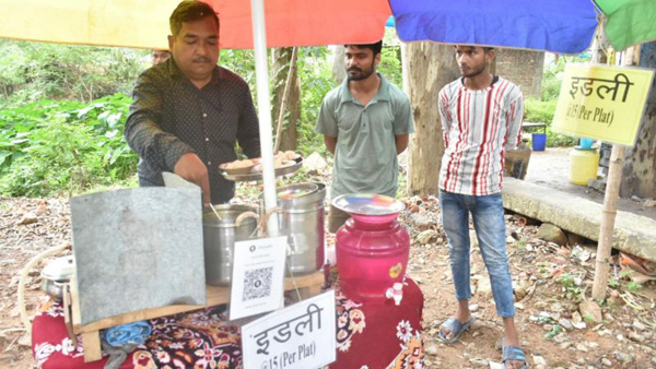 chandrayaan-3 launchpad technician selling idlis