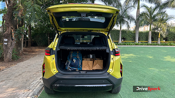 Tata harrier boot space
