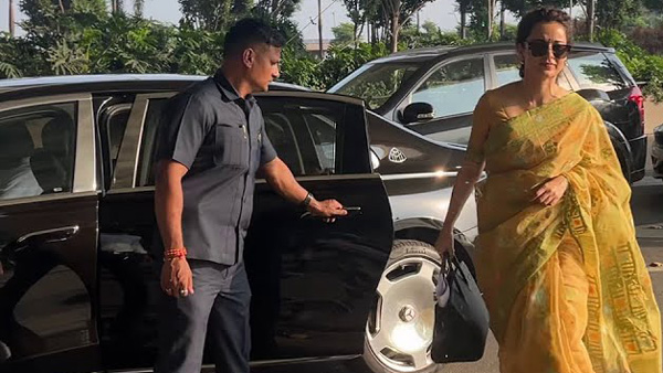 kangana spotted with mercedes maybach