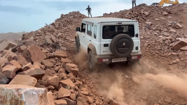 Maruti suzuki jimny rear