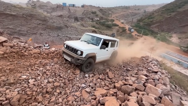 Maruti suzuki jimny front