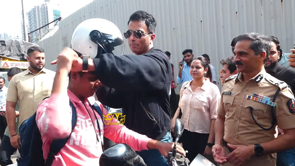 Sonu sood hand out helmets