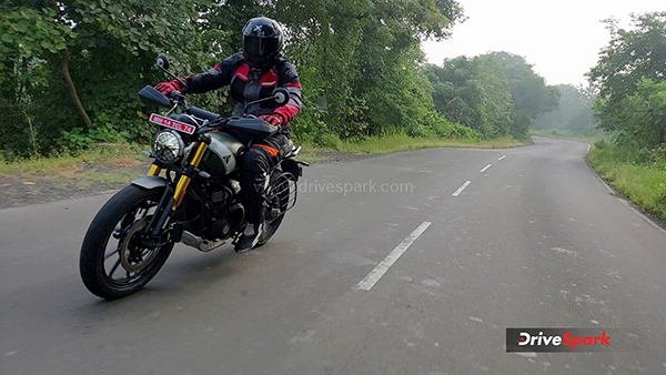 triumph scrambler 400 x review
