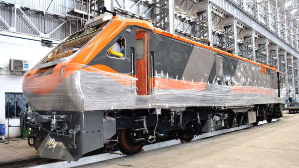 vande sadharan train first pictures