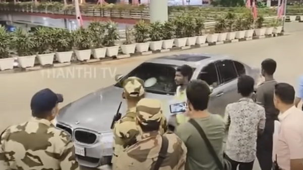 actor vijay in chennai airport