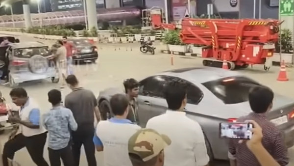 actor vijay in chennai airport