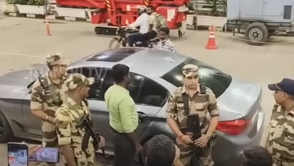 actor vijay in chennai airport