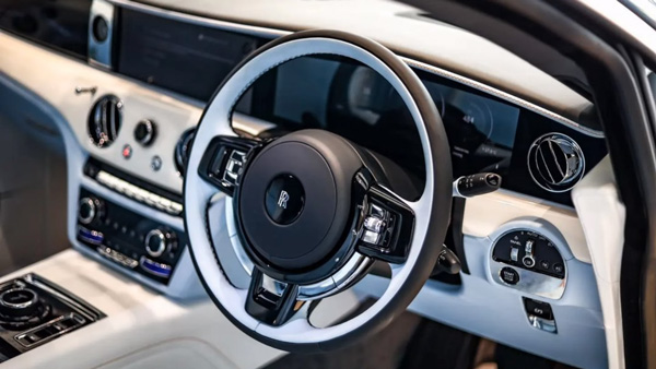 Rolls royce spectre steering