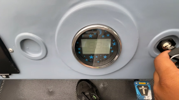 Electric jeep digital display