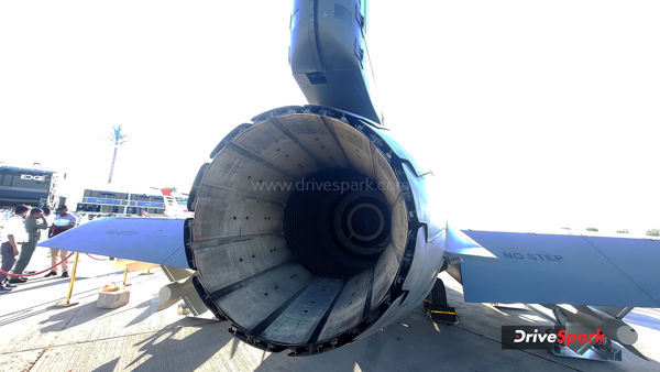 iaf shows hal lca tejas