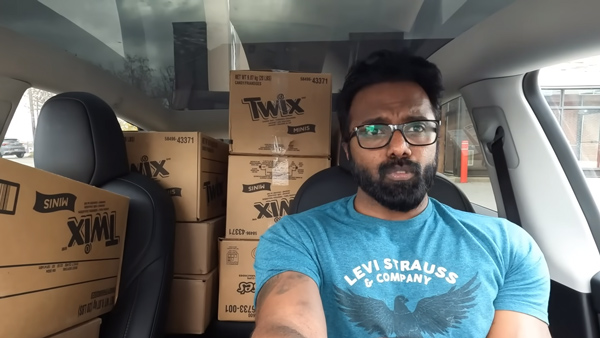 youth working as delivery boy