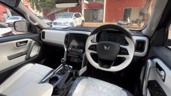 Mahindra scorpio n steering wheel