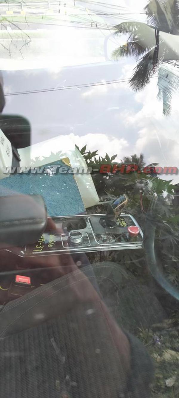 mahindra xuv700 electric car spied