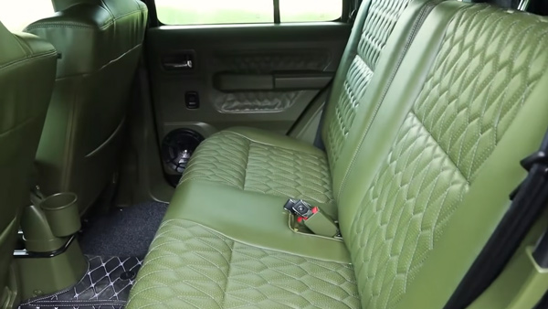 Jimny rear seat