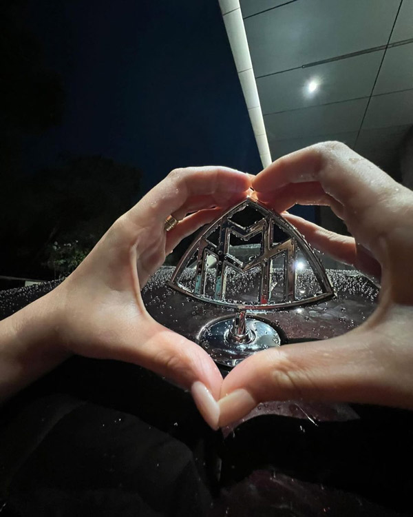 Nayanthara mercedes maybach photo