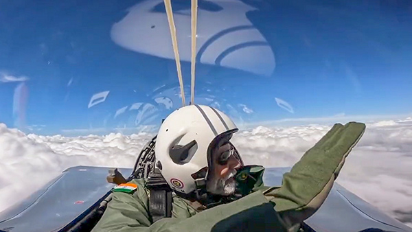 narendra modi sortie on tejas