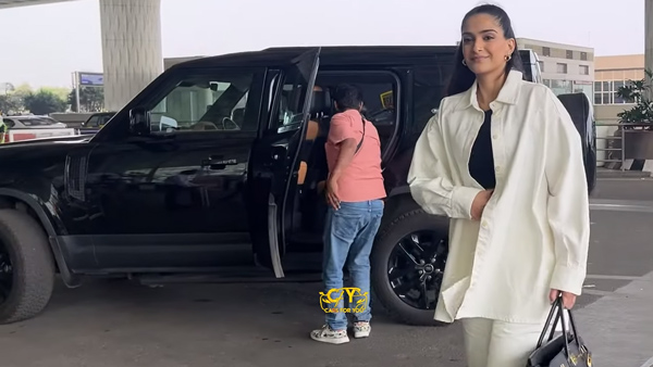 Sonam kapoor land rover defender