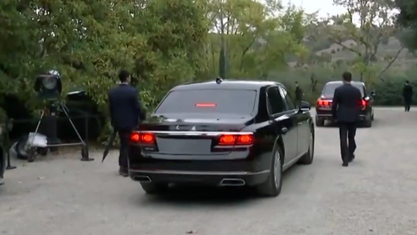 biden looked xi jinpings limousine