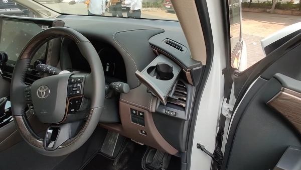 Toyota velfire mpv steering wheel