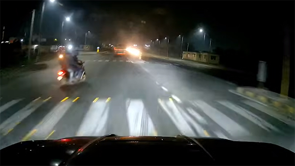 Alert Mahindra Scorpio Driver Averts Accident