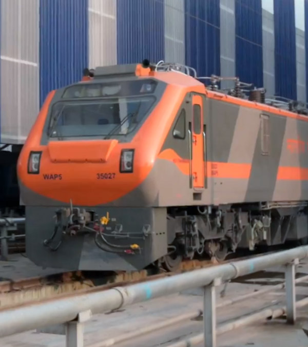 railway minister inspected amrit bharat