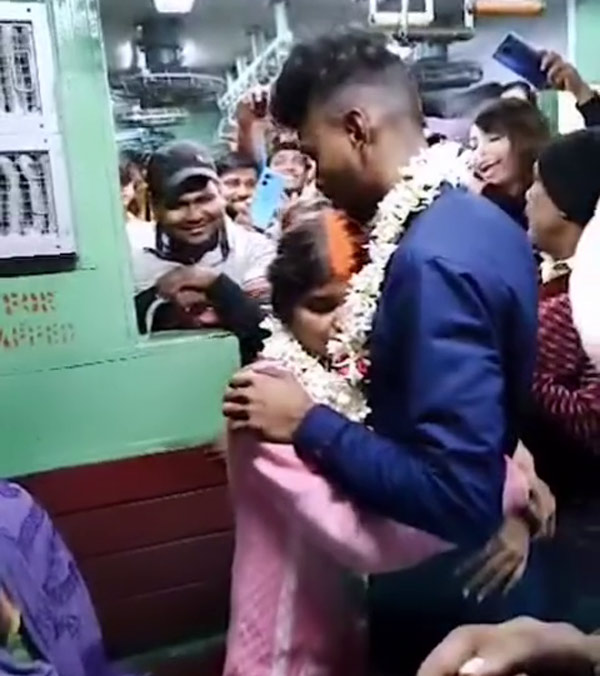 couple married in train