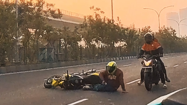 benelli tnt300 bike rider crashes