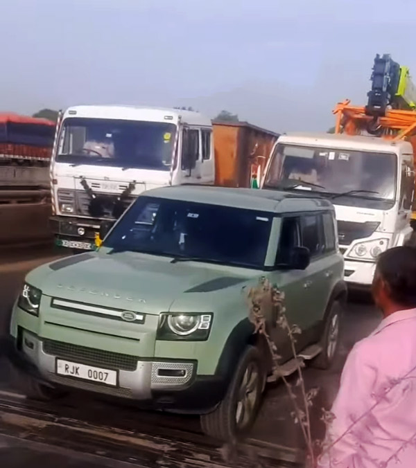 Car tows lorry