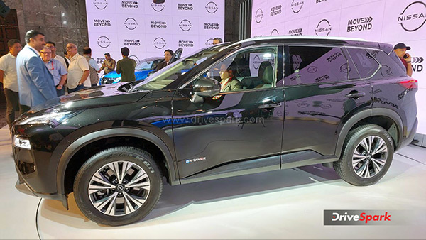 nissan x-trail mid-size suv spied