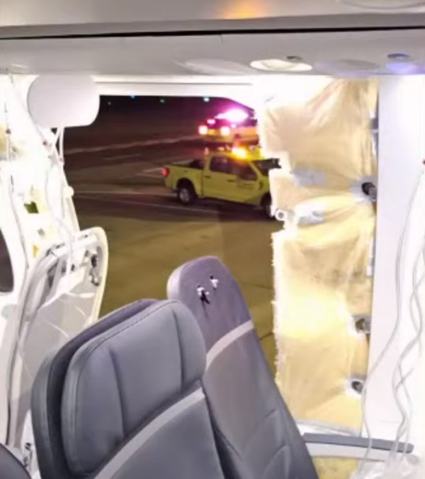 alaska airline window blowout reason