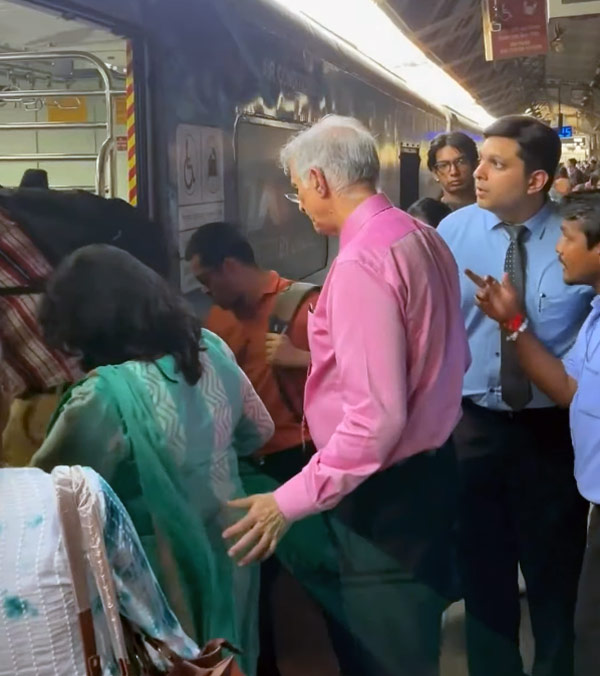 Billionaire hiranandani travels by local train