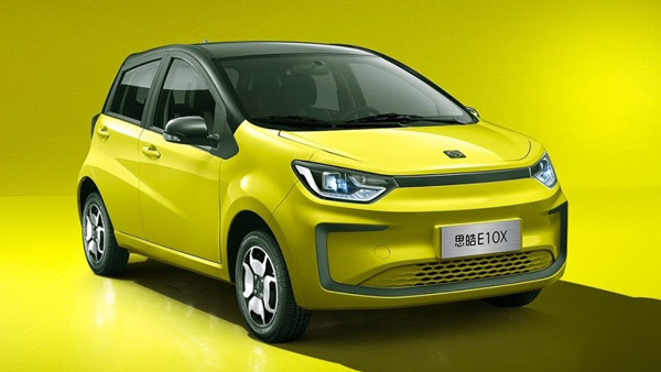 Jac yiwei ev side look