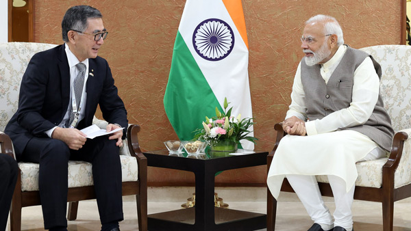narendra modi meets toshihiro suzuki