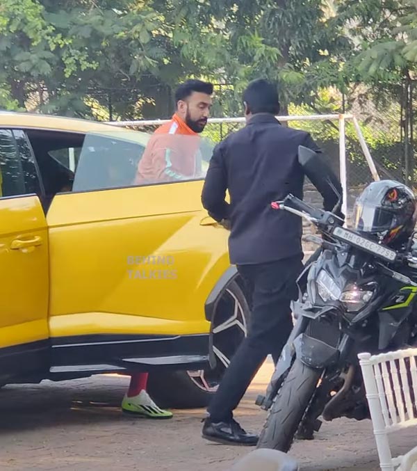 Raj kundra spotted lamborghini urus