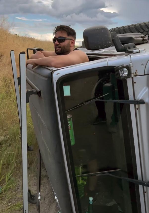 indian singer met accident