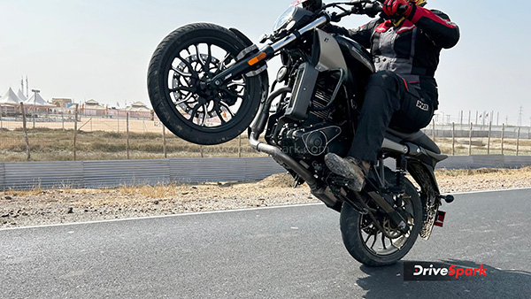 Hero mavrick 440 tracking shot