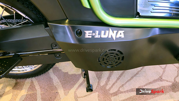 Kinetic green eluna badge