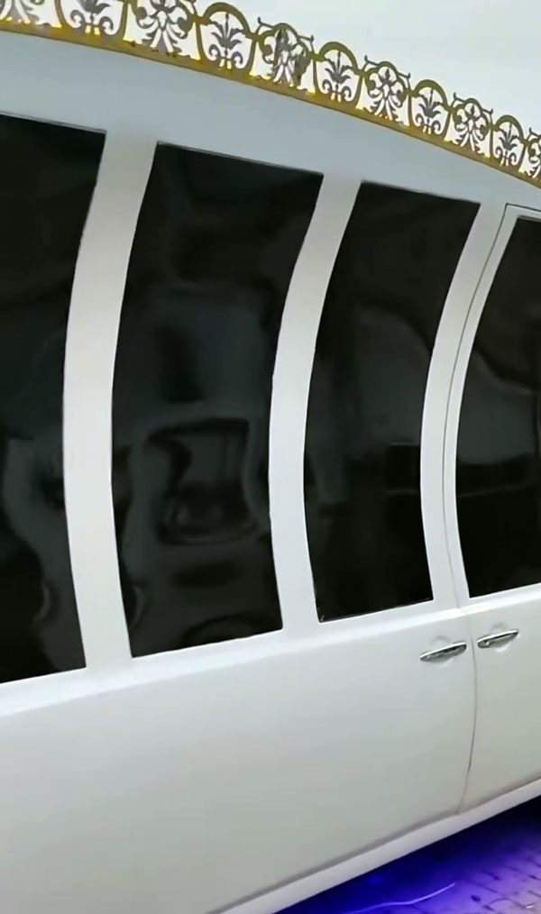 fake rolls-royce phantom in pakistan