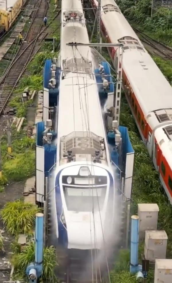 vande bharat train cleaning