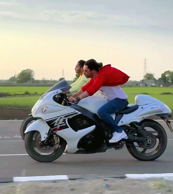 shahrukhkhan copycat riding fake hayabusa