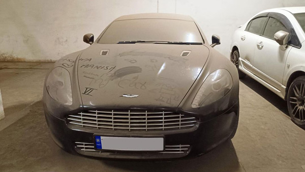 Aston martin rapide abandoned Aston martin rapide abandoned